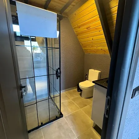 Club Armada Bungalow سبانجا